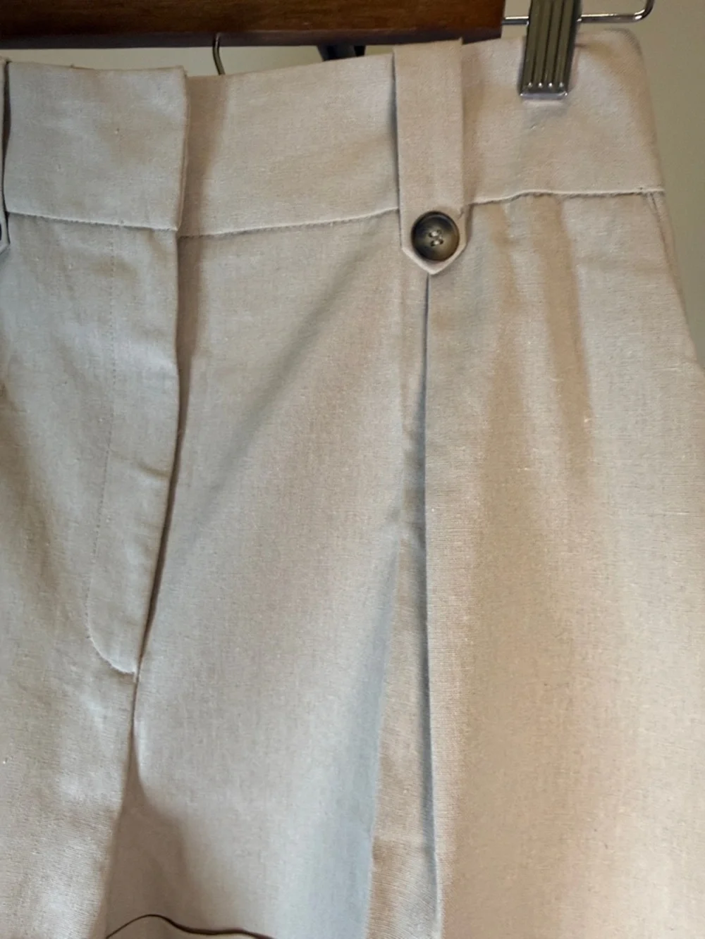 ASOS DESIGN Pleated High Waisted Linen Blend Safari Shorts in Stone/Beige |  6 - Picture 4 of 12